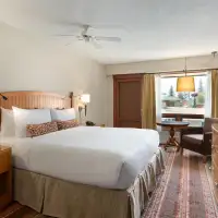 Fairmont Room (1 King Or 1 Queen)