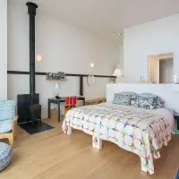 Labrador Room (1 King Bed - 1st Floor)