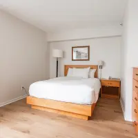 Standard With Kitchenette (1 Queen Bed)