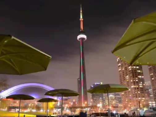toronto-606813_1920.jpg