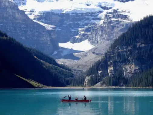 lake-louise-1851755_1920.jpg