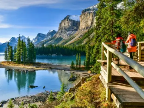 Maligne-Lake.jpg