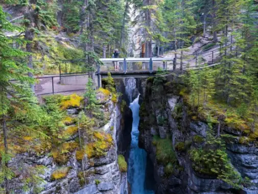 Maligne-Canyon-Alberta.jpg