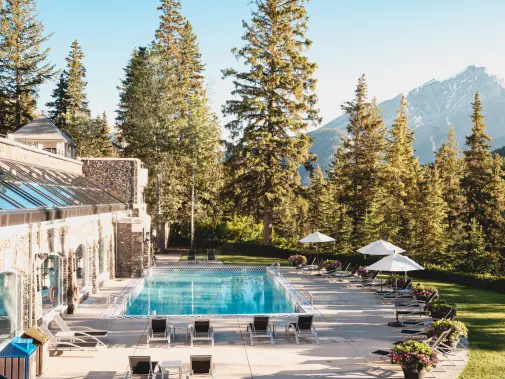 outdoor-pool.jpeg