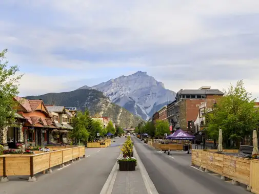 horizontal_crop-2021_banffave_pedestrianzone_robertmassey.jpg