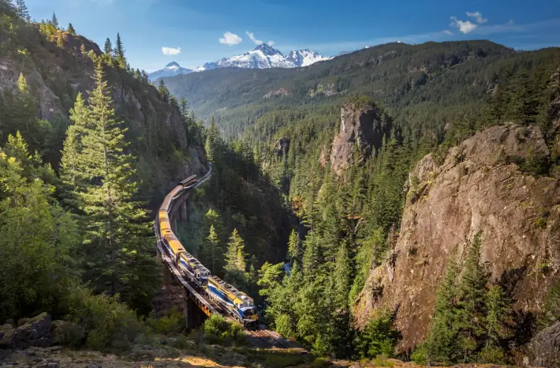 rocky-mountaineer-canadian-rockies-canada.jpg