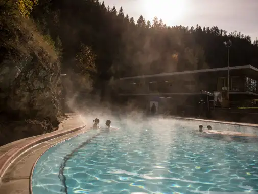 radium-hot-springs-01.jpg