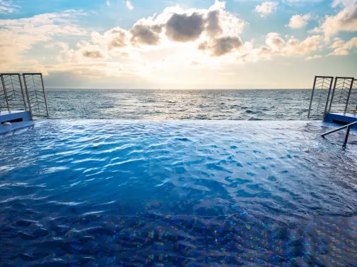 exp-infinity-pool_2025-05-15_10-44-31.jpg