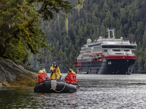 alaska_misty_fjords_ms_roald_amundsen_hx_45195_foto_oscar_farerra.jpg