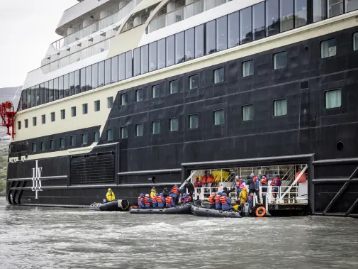alaska_icy_bay_ms_roald_amundsen_hx_48590_photo_oscar_farerra-1.jpg