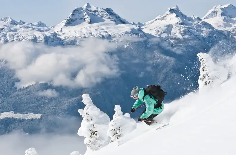 canada_british_columbia_revelstoke_mountain_resort_skiing_photo_royce_sihlis_source_kootenayrockies.com.jpg